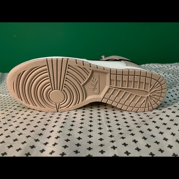 Nike Dunk High Sail Gum Size 10 - Picture 6 of 7